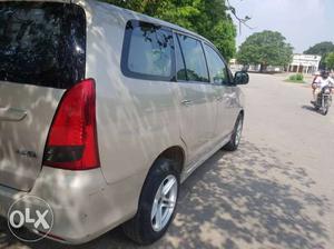  Toyota Innova diesel  Kms