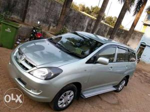 Toyota Innova 2.0 G, Petrol