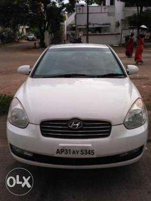 Hyundai Verna-White Color single owner and new tyres.