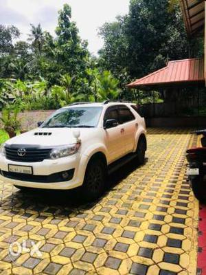  Toyota Fortuner lpg  Kms