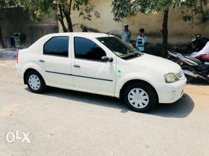  Mahindra Renault Logan cng  Kms