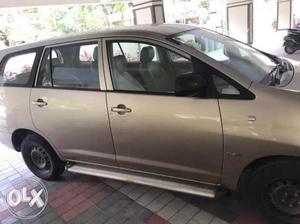  Toyota Innova diesel  Kms