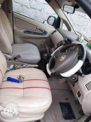  Toyota Innova diesel  Kms