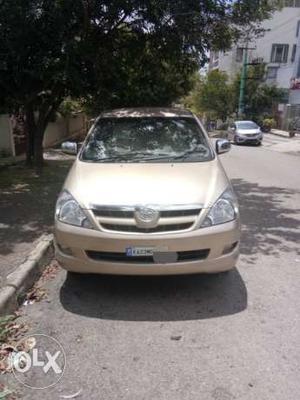  Toyota Innova diesel  Kms