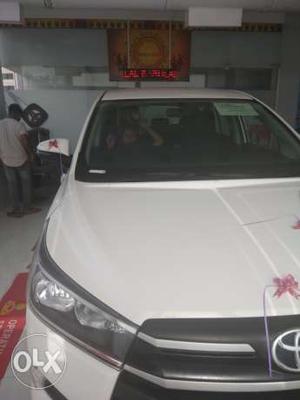 Maxi version Toyota Innova diesel  Kms  year