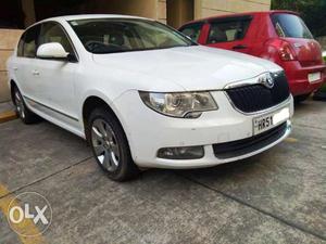 Skoda Superb Elegance 1.8 TSI AT