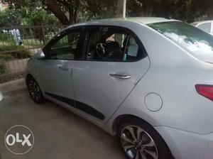  Hyundai Xcent petrol  Kms