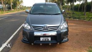 Toyota Innova 2.5 V 8 Str, , Diesel