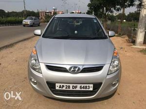 Hyundai i20 (Asta) ABS, 1.2L Petrol  Silver in Excellent