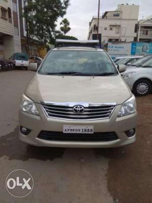 Toyota Innova 2.5 V 8 Str, , Diesel