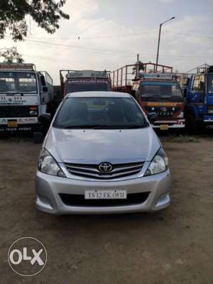  Toyota Innova diesel  Kms