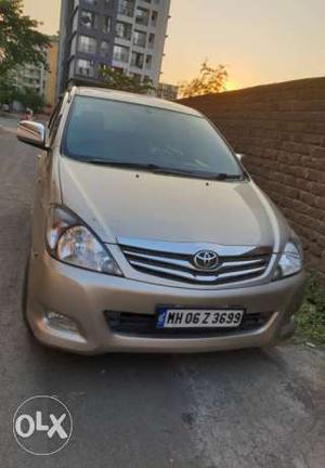 V model first owner 8 seater  Toyota Innova diesel