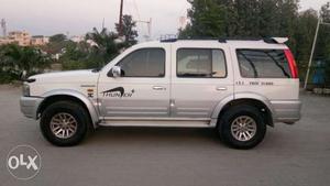 Excellent condition ford endevour  white diesel