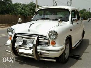 Hindustan Motors Ambassador Grand  Isz Mpfi Pw Cl Cng,