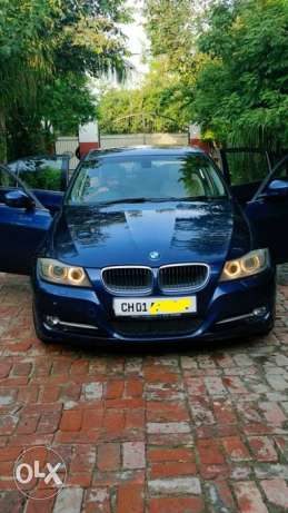BMW 320D  Kms  year top model