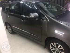  Toyota Innova diesel  Kms