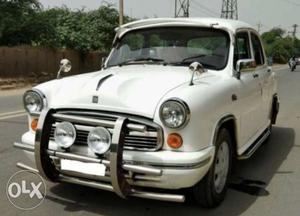 Hindustan Motors Ambassador Grand  Isz Mpfi Pw Cl Cng,