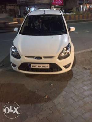  Ford Figo, titanium top model