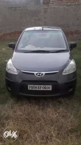 Call me '098 Hyundai I10 petrol  Kms .year