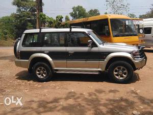 Pajero GLS manual with sunroof, stanley seats