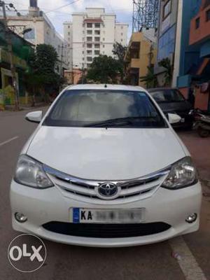 Toyota Etios V, , Petrol