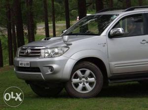  Toyota Fortuner diesel  Kms. Metalic Silver