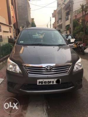  Toyota Innova diesel  Kms