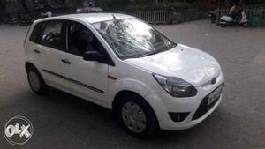W saven oneant to sale my ford figo car original paint