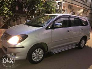 Toyota Innova 2.5 V (M4) - 7s, Variant Vx