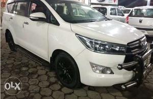 Toyota Innova Crysta 2.4 VX MT 8 STR  (Diesel)