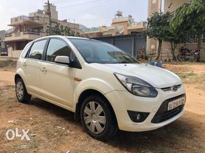  Ford Figo petrol  Kms