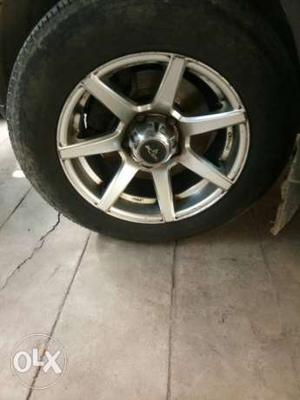 Mahindra xuv500 aliy wheels only