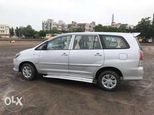  Toyota Innova diesel  Kms