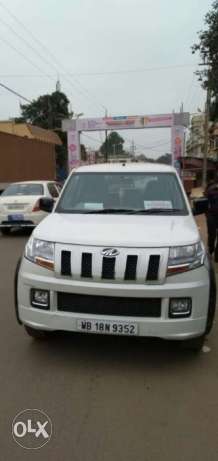 Mahindra Tuv 300 Mhawk100 T8 Amt, , Diesel