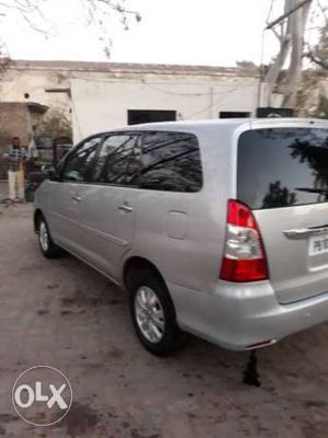  Toyota Innova diesel  Kms