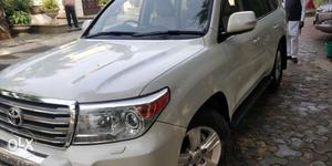 Land cruiser automatic driven only km with sunroof