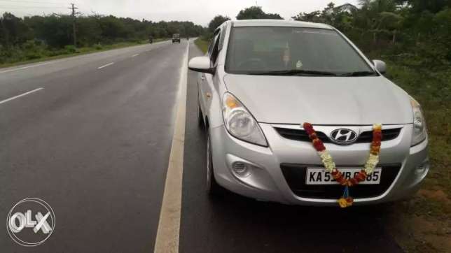  Hyundai I20 petrol  Kms