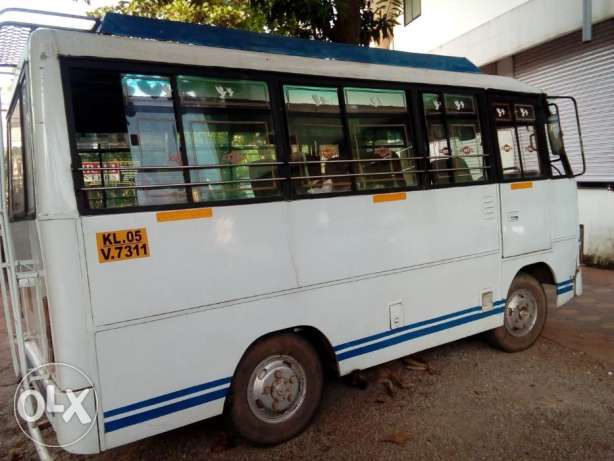 Mahindra Tourist 11 Seater  model