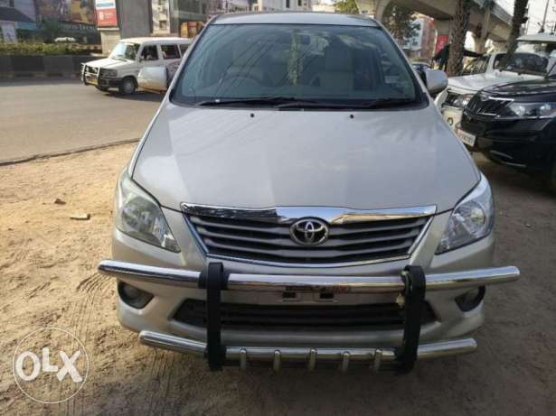 Toyota Innova 2.5 V 8 Str, , Diesel