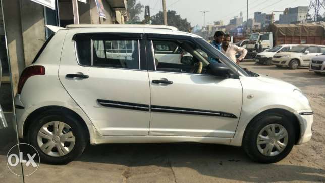  Maruti Suzuki Swift petrol  Kms