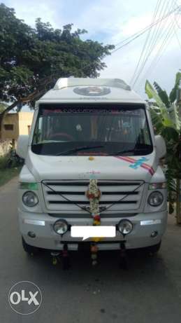  Force tempo traveller diesel  Kms