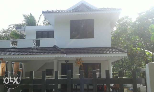 HOUSE for sail near palakkadu church and NIrmal Jothi school