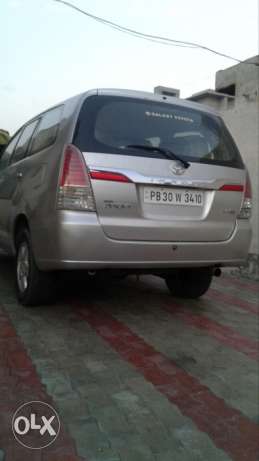  Toyota Innova diesel  Kms