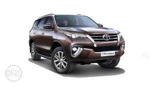  Toyota Fortuner petrol 20 Kms