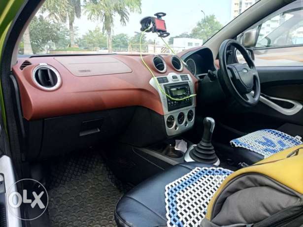 Ford Figo TITANIUM WITH PS, dual airbag,ABS with EBD. Single