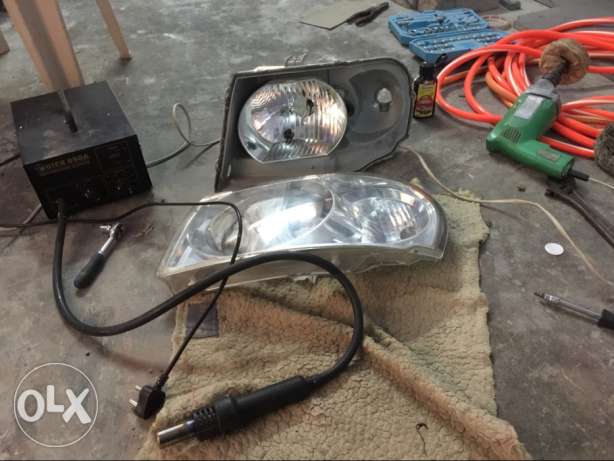 Head light cleaning works