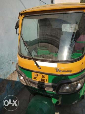 For Sell Tvs Cng Passenger Auto