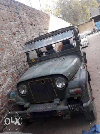 Ahmedabad danilimda Jeep  by 4