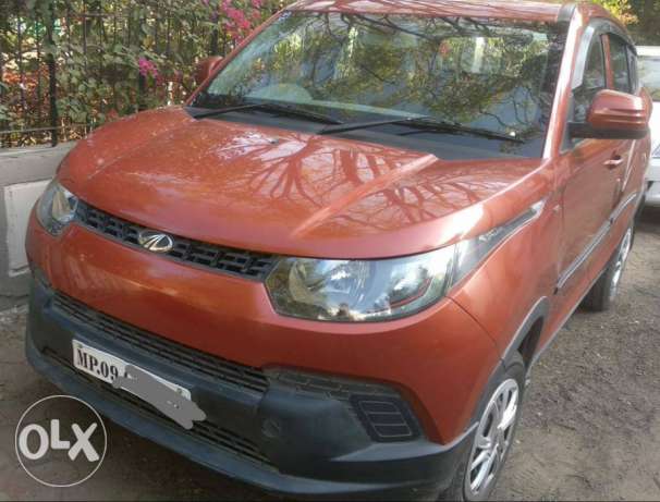  Mahindra KUV 100 petrol  Kms