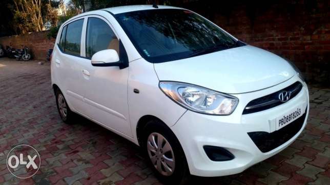 Hyundai I10 sports Top Model only  klm run 1st owner